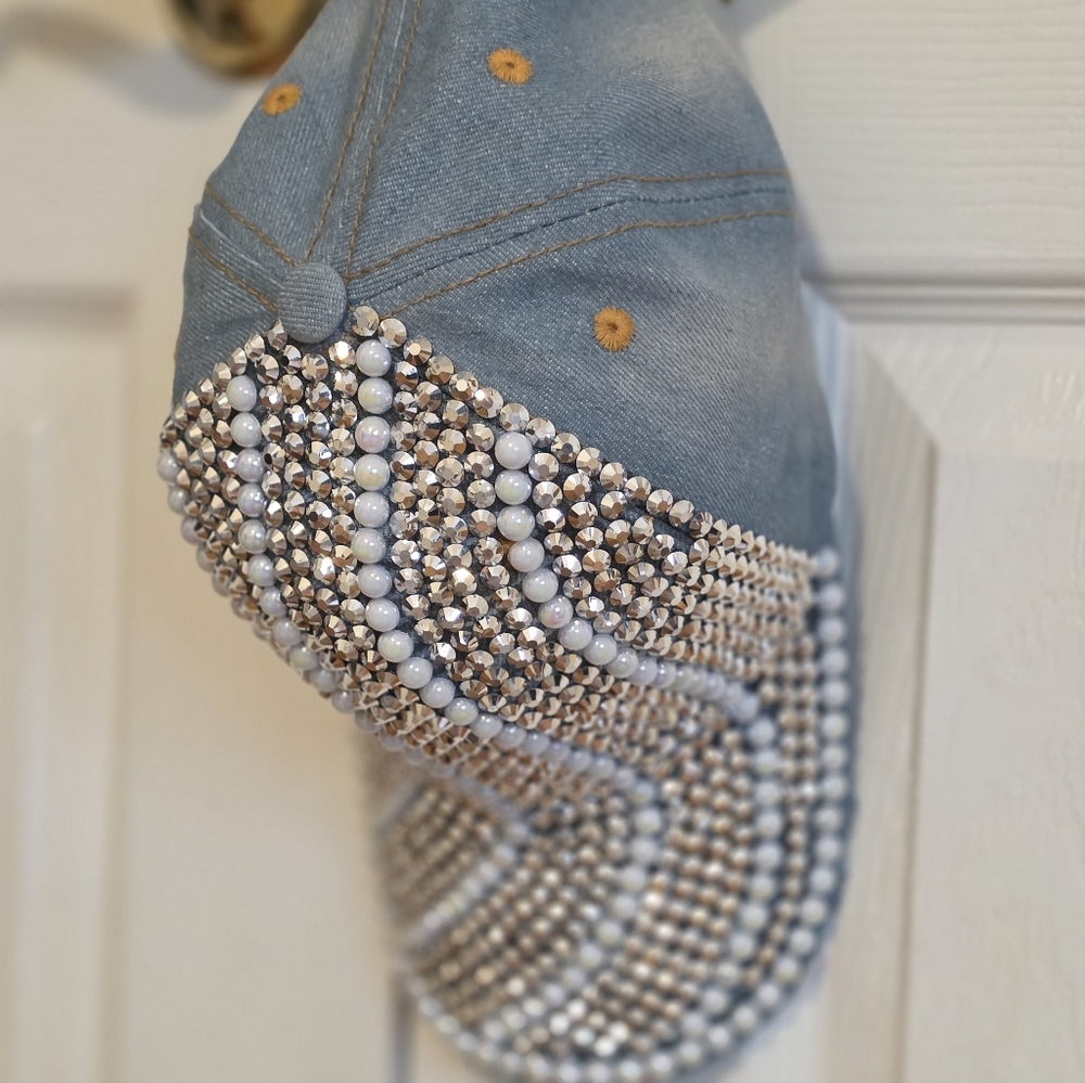 ✨ Rhinestone & Pearl Denim Hat – Handmade Glam ✨ - Picture 4 of 4